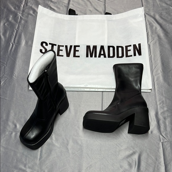 Steve Madden Black Women's Klayton platform ankle boots size 6.0 - Picture 1 of 11